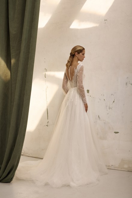 https://www.sposa-lia.com/images/stories/virtuemart/product/per-in white-033-arianna-03.jpg